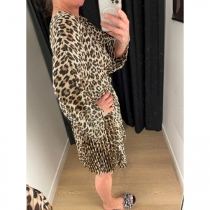 twbeach leopard