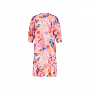 femme florale roze bloem